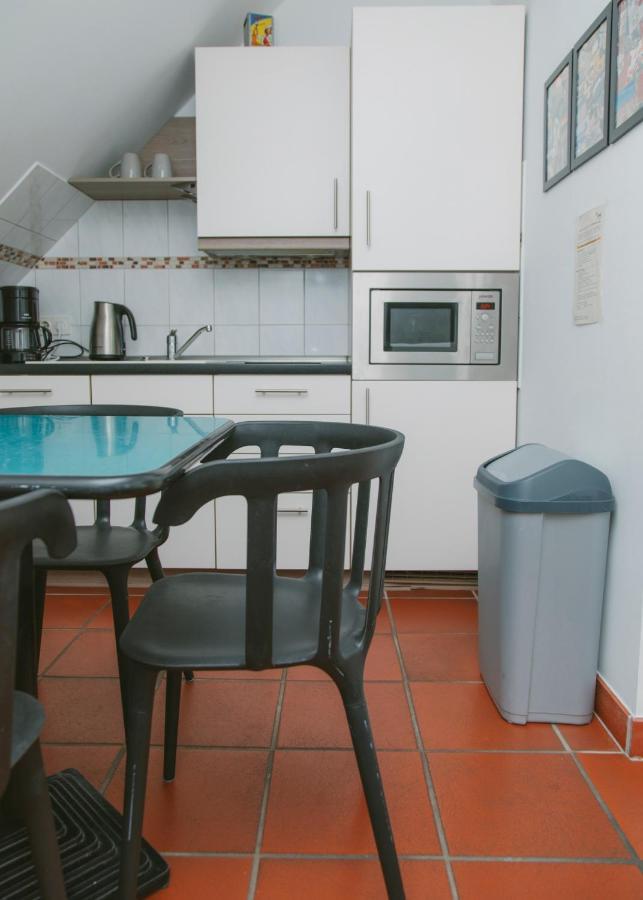 Gaestehaus Vigliarolo Gewerblich Jedes Zimmer Eigenes Bad Gemeinschaftskueche Elmshorn Ngoại thất bức ảnh