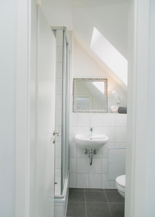 Gaestehaus Vigliarolo Gewerblich Jedes Zimmer Eigenes Bad Gemeinschaftskueche Elmshorn Ngoại thất bức ảnh