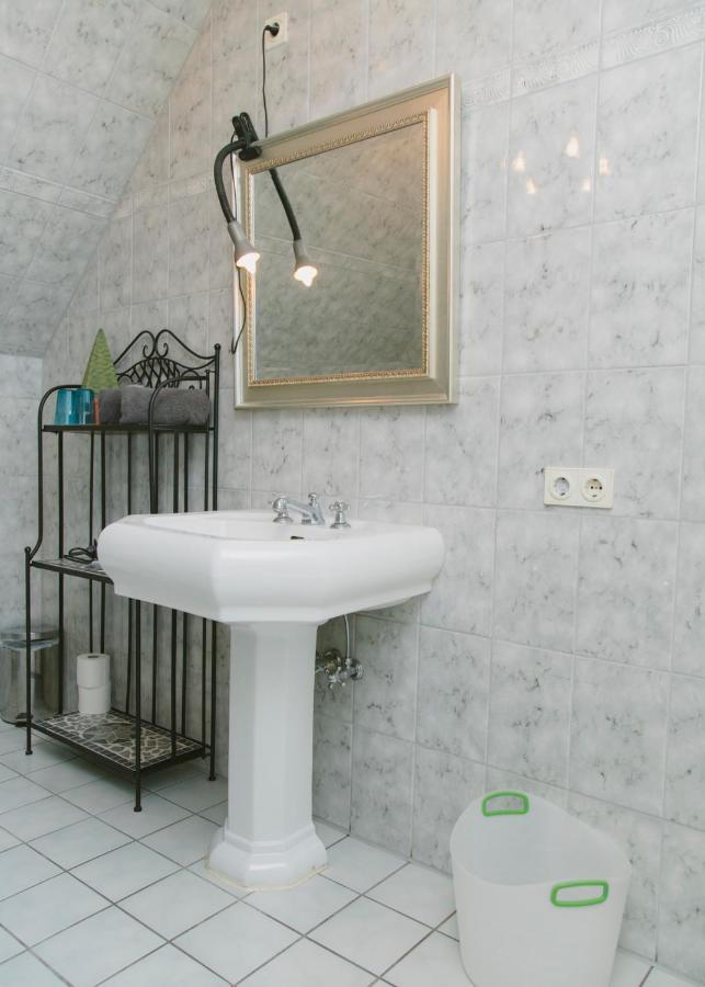 Gaestehaus Vigliarolo Gewerblich Jedes Zimmer Eigenes Bad Gemeinschaftskueche Elmshorn Ngoại thất bức ảnh