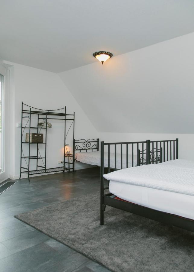 Gaestehaus Vigliarolo Gewerblich Jedes Zimmer Eigenes Bad Gemeinschaftskueche Elmshorn Ngoại thất bức ảnh