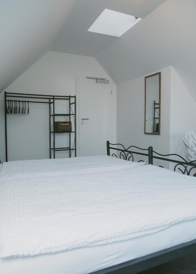 Gaestehaus Vigliarolo Gewerblich Jedes Zimmer Eigenes Bad Gemeinschaftskueche Elmshorn Ngoại thất bức ảnh