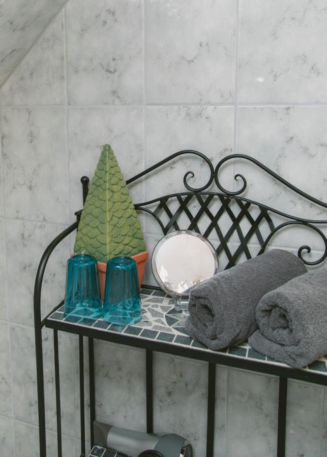 Gaestehaus Vigliarolo Gewerblich Jedes Zimmer Eigenes Bad Gemeinschaftskueche Elmshorn Ngoại thất bức ảnh