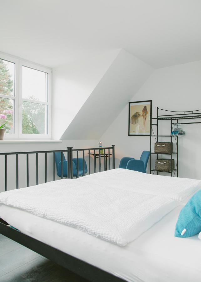 Gaestehaus Vigliarolo Gewerblich Jedes Zimmer Eigenes Bad Gemeinschaftskueche Elmshorn Ngoại thất bức ảnh