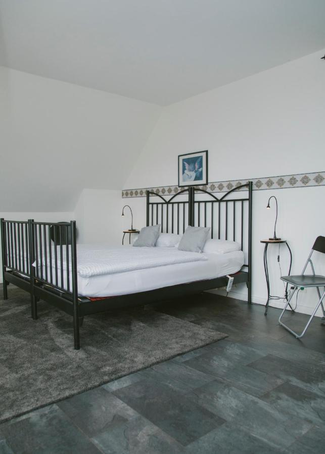 Gaestehaus Vigliarolo Gewerblich Jedes Zimmer Eigenes Bad Gemeinschaftskueche Elmshorn Ngoại thất bức ảnh