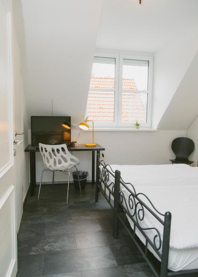 Gaestehaus Vigliarolo Gewerblich Jedes Zimmer Eigenes Bad Gemeinschaftskueche Elmshorn Ngoại thất bức ảnh