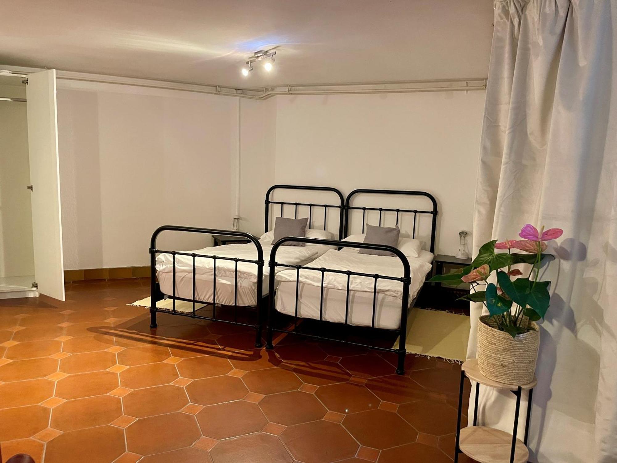 Gaestehaus Vigliarolo Gewerblich Jedes Zimmer Eigenes Bad Gemeinschaftskueche Elmshorn Ngoại thất bức ảnh